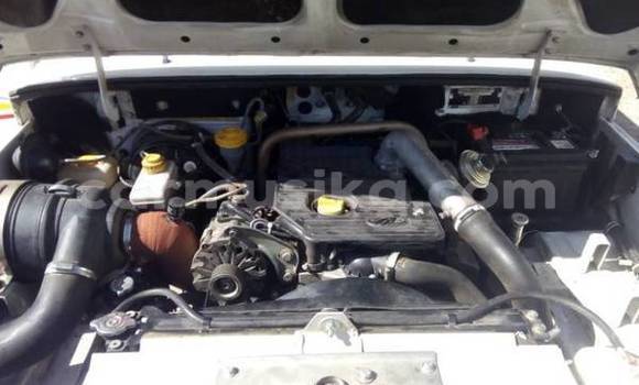 Acheter Occasion Voiture Mahindra Bolero Blanc à Beitbridge, Matabeleland South Acheter Occasion Voiture Mahindra Bolero Blanc à Beitbridge, Matabeleland South