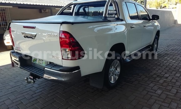 Buy Used Toyota Hilux White Car in Beitbridge in Matabeleland South Buy Used Toyota Hilux White Car in Beitbridge in Matabeleland South