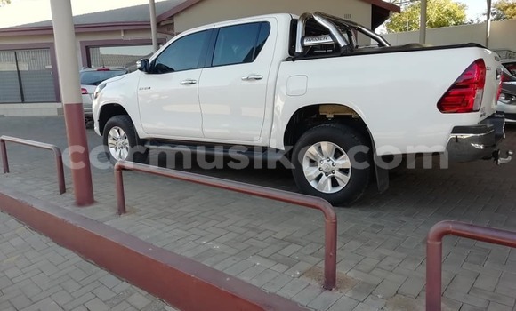 Buy Used Toyota Hilux White Car in Beitbridge in Matabeleland South Buy Used Toyota Hilux White Car in Beitbridge in Matabeleland South