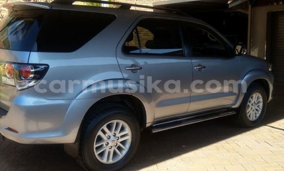 Tenga Tsaru Toyota Fortuner Bhuruu Mota in Beitbridge in Matabeleland South Tenga Tsaru Toyota Fortuner Bhuruu Mota in Beitbridge in Matabeleland South