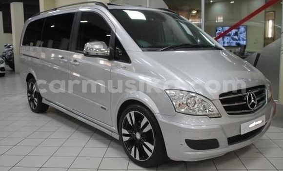 Acheter Occasion Voiture Mercedes‒Benz Viano Gris à Beitbridge, Matabeleland South Acheter Occasion Voiture Mercedes‒Benz Viano Gris à Beitbridge, Matabeleland South