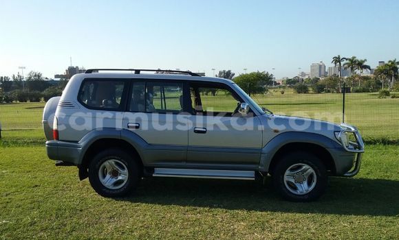 Acheter Occasion Voiture Toyota Land Cruiser Prado Gris à Beitbridge, Matabeleland South Acheter Occasion Voiture Toyota Land Cruiser Prado Gris à Beitbridge, Matabeleland South