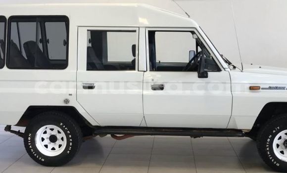 Acheter Occasion Voiture Toyota Land Cruiser Blanc à Beitbridge, Matabeleland South Acheter Occasion Voiture Toyota Land Cruiser Blanc à Beitbridge, Matabeleland South