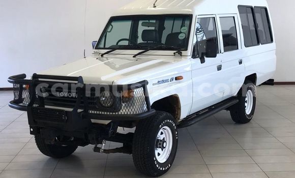 Acheter Occasion Voiture Toyota Land Cruiser Blanc à Beitbridge, Matabeleland South Acheter Occasion Voiture Toyota Land Cruiser Blanc à Beitbridge, Matabeleland South
