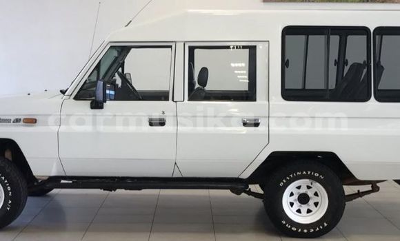 Acheter Occasion Voiture Toyota Land Cruiser Blanc à Beitbridge, Matabeleland South Acheter Occasion Voiture Toyota Land Cruiser Blanc à Beitbridge, Matabeleland South