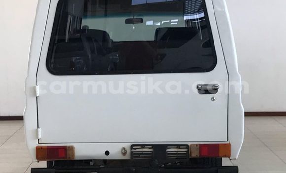 Acheter Occasion Voiture Toyota Land Cruiser Blanc à Beitbridge, Matabeleland South Acheter Occasion Voiture Toyota Land Cruiser Blanc à Beitbridge, Matabeleland South