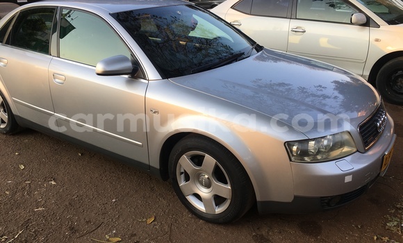 Nunua Ilio tumika Audi A4 Fedha Gari ndani ya Harare nchini Harare