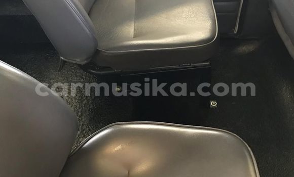 Acheter Occasion Voiture Toyota Land Cruiser Blanc à Beitbridge, Matabeleland South Acheter Occasion Voiture Toyota Land Cruiser Blanc à Beitbridge, Matabeleland South