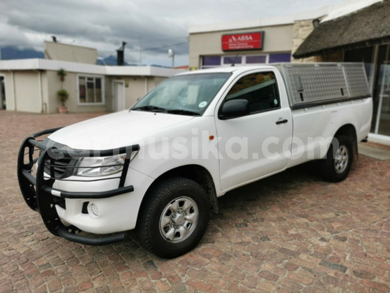 Big with watermark toyota hilux matabeleland south beitbridge 9116