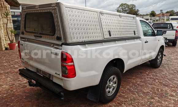 Tenga Tsaru Toyota Hilux Chena Mota in Beitbridge in Matabeleland South Tenga Tsaru Toyota Hilux Chena Mota in Beitbridge in Matabeleland South