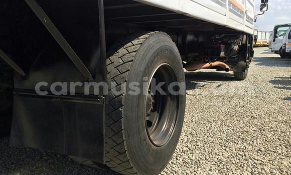 Acheter Occasion Utilitaire Isuzu FTR 850 Blanc à Beitbridge, Matabeleland South Acheter Occasion Utilitaire Isuzu FTR 850 Blanc à Beitbridge, Matabeleland South