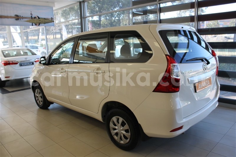 Big with watermark toyota avanza harare harare 9127