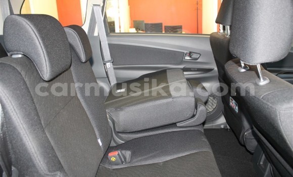 Buy Used Toyota Avanza White Car in Harare in Harare Buy Used Toyota Avanza White Car in Harare in Harare