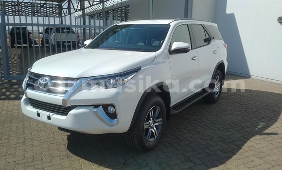 Buy Used Toyota Fortuner White Car in Harare in Harare Buy Used Toyota Fortuner White Car in Harare in Harare