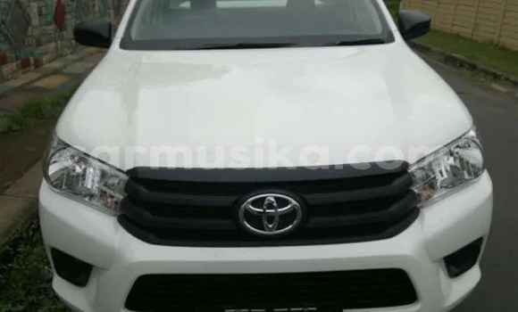 Buy Used Toyota Hilux White Car in Harare in Harare Buy Used Toyota Hilux White Car in Harare in Harare