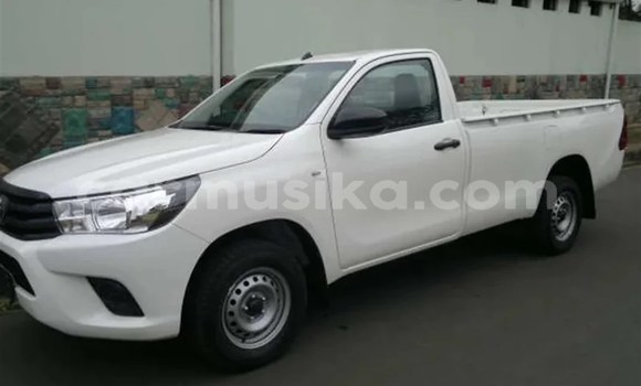 Buy Used Toyota Hilux White Car in Harare in Harare Buy Used Toyota Hilux White Car in Harare in Harare