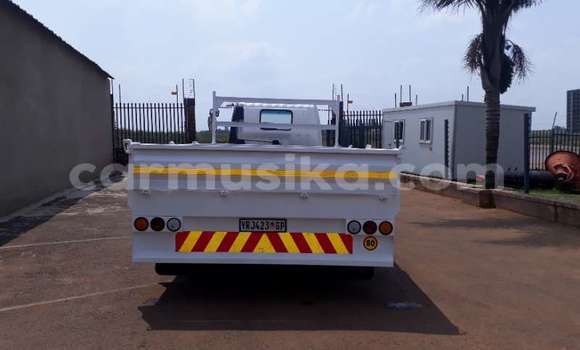 Acheter Occasion Utilitaire Hino 300 Series Blanc à Beitbridge, Matabeleland South Acheter Occasion Utilitaire Hino 300 Series Blanc à Beitbridge, Matabeleland South