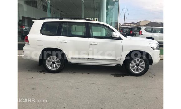 Acheter Import Voiture Toyota Land Cruiser Blanc à Import - Dubai, Harare Acheter Import Voiture Toyota Land Cruiser Blanc à Import - Dubai, Harare