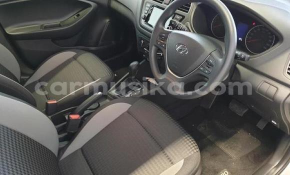 Buy Used Hyundai i20 White Car in Beitbridge in Matabeleland South Buy Used Hyundai i20 White Car in Beitbridge in Matabeleland South