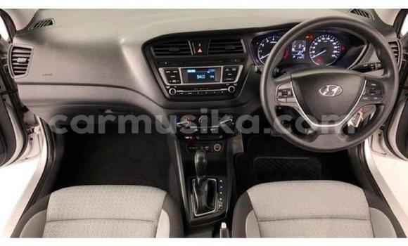 Buy Used Hyundai i20 Silver Car in Beitbridge in Matabeleland South Buy Used Hyundai i20 Silver Car in Beitbridge in Matabeleland South