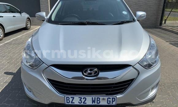 Acheter Occasion Voiture Hyundai ix35 Gris à Beitbridge, Matabeleland South Acheter Occasion Voiture Hyundai ix35 Gris à Beitbridge, Matabeleland South