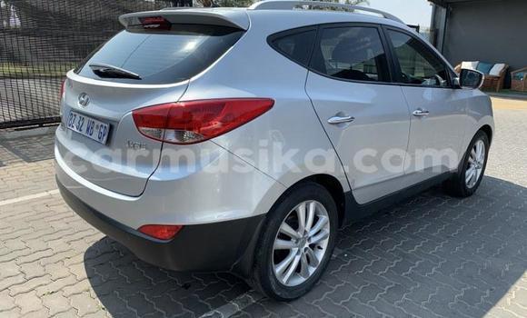 Acheter Occasion Voiture Hyundai ix35 Gris à Beitbridge, Matabeleland South Acheter Occasion Voiture Hyundai ix35 Gris à Beitbridge, Matabeleland South