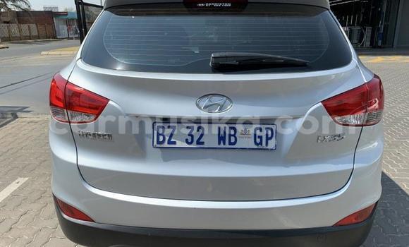 Acheter Occasion Voiture Hyundai ix35 Gris à Beitbridge, Matabeleland South Acheter Occasion Voiture Hyundai ix35 Gris à Beitbridge, Matabeleland South