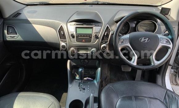 Acheter Occasion Voiture Hyundai ix35 Gris à Beitbridge, Matabeleland South Acheter Occasion Voiture Hyundai ix35 Gris à Beitbridge, Matabeleland South