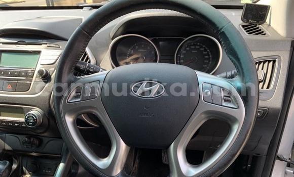 Acheter Occasion Voiture Hyundai ix35 Gris à Beitbridge, Matabeleland South Acheter Occasion Voiture Hyundai ix35 Gris à Beitbridge, Matabeleland South