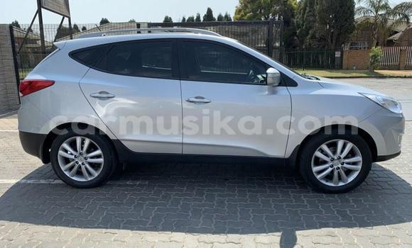 Acheter Occasion Voiture Hyundai ix35 Gris à Beitbridge, Matabeleland South Acheter Occasion Voiture Hyundai ix35 Gris à Beitbridge, Matabeleland South
