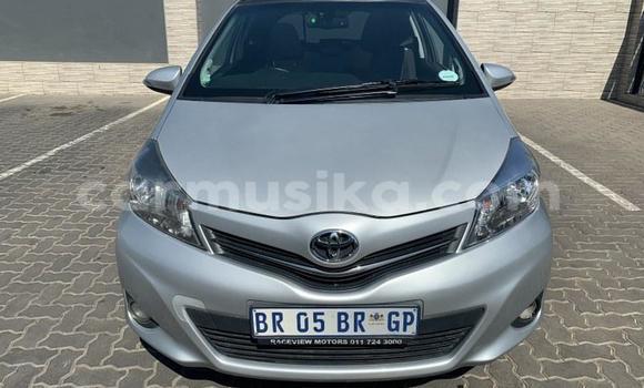 Acheter Occasion Voiture Toyota Yaris Gris à Beitbridge, Matabeleland South Acheter Occasion Voiture Toyota Yaris Gris à Beitbridge, Matabeleland South