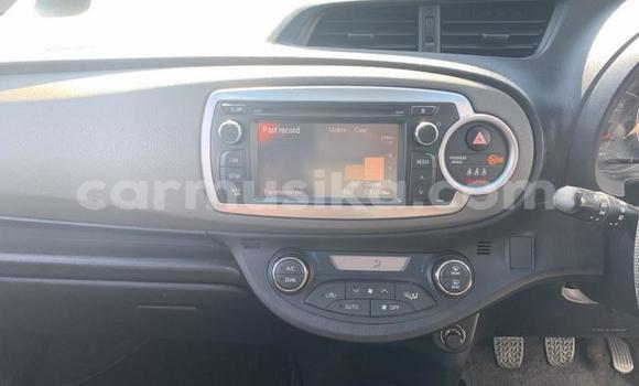 Acheter Occasion Voiture Toyota Yaris Gris à Beitbridge, Matabeleland South Acheter Occasion Voiture Toyota Yaris Gris à Beitbridge, Matabeleland South