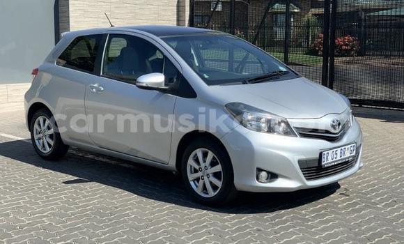 Acheter Occasion Voiture Toyota Yaris Gris à Beitbridge, Matabeleland South Acheter Occasion Voiture Toyota Yaris Gris à Beitbridge, Matabeleland South