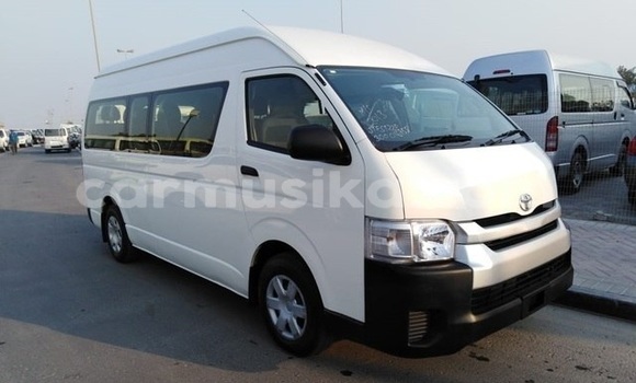 Buy Used Toyota Hiace White Car in Harare in Harare Buy Used Toyota Hiace White Car in Harare in Harare