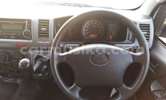 Buy Used Toyota Hiace White Car in Harare in Harare Buy Used Toyota Hiace White Car in Harare in Harare
