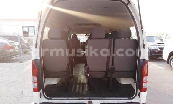 Buy Used Toyota Hiace White Car in Harare in Harare Buy Used Toyota Hiace White Car in Harare in Harare