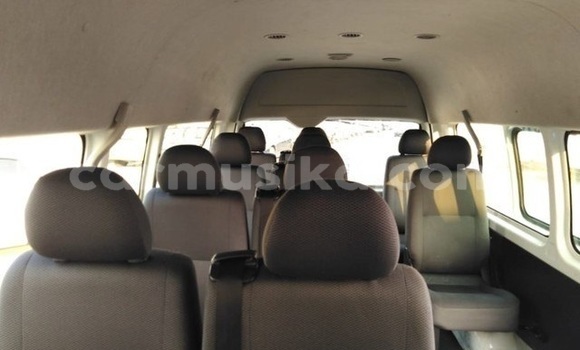Buy Used Toyota Hiace White Car in Harare in Harare Buy Used Toyota Hiace White Car in Harare in Harare