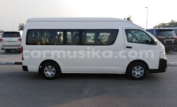 Buy Used Toyota Hiace White Car in Harare in Harare Buy Used Toyota Hiace White Car in Harare in Harare