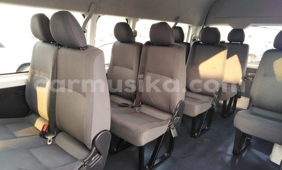 Buy Used Toyota Hiace White Car in Harare in Harare Buy Used Toyota Hiace White Car in Harare in Harare