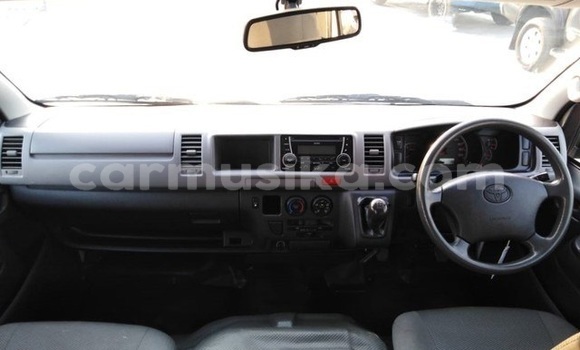 Buy Used Toyota Hiace White Car in Harare in Harare Buy Used Toyota Hiace White Car in Harare in Harare