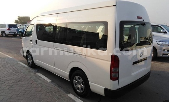 Buy Used Toyota Hiace White Car in Harare in Harare Buy Used Toyota Hiace White Car in Harare in Harare
