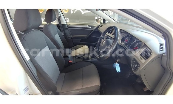 Nunua Ilio tumika Volkswagen Polo Nyeupe Gari ndani ya Beitbridge nchini Matabeleland Kusini Nunua Ilio tumika Volkswagen Polo Nyeupe Gari ndani ya Beitbridge nchini Matabeleland Kusini