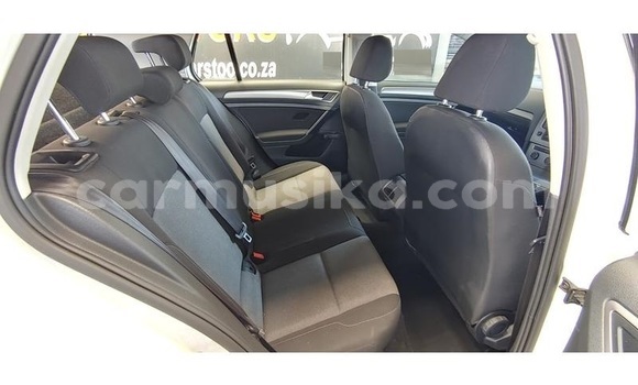 Nunua Ilio tumika Volkswagen Polo Nyeupe Gari ndani ya Beitbridge nchini Matabeleland Kusini Nunua Ilio tumika Volkswagen Polo Nyeupe Gari ndani ya Beitbridge nchini Matabeleland Kusini