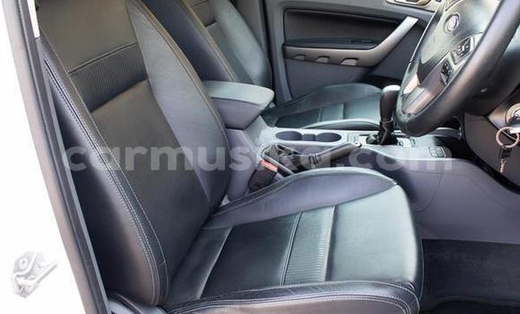 Nunua Ilio tumika Ford Ranger Nyeupe Gari ndani ya Beitbridge nchini Matabeleland Kusini Nunua Ilio tumika Ford Ranger Nyeupe Gari ndani ya Beitbridge nchini Matabeleland Kusini