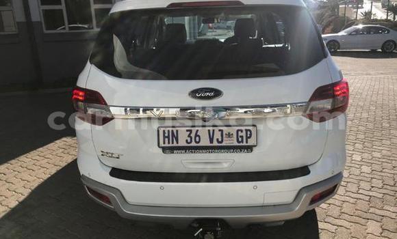 Buy Used Ford Everest White Car in Beitbridge in Matabeleland South Buy Used Ford Everest White Car in Beitbridge in Matabeleland South