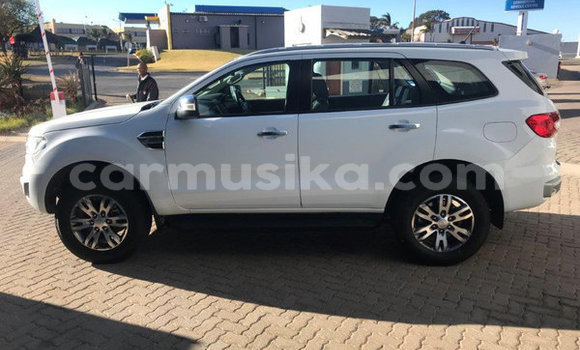 Buy Used Ford Everest White Car in Beitbridge in Matabeleland South Buy Used Ford Everest White Car in Beitbridge in Matabeleland South