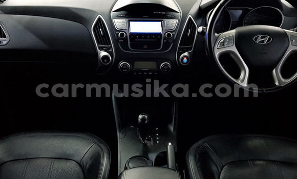 Buy Used Hyundai ix35 Silver Car in Beitbridge in Matabeleland South Buy Used Hyundai ix35 Silver Car in Beitbridge in Matabeleland South