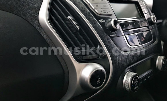 Buy Used Hyundai ix35 Silver Car in Beitbridge in Matabeleland South Buy Used Hyundai ix35 Silver Car in Beitbridge in Matabeleland South