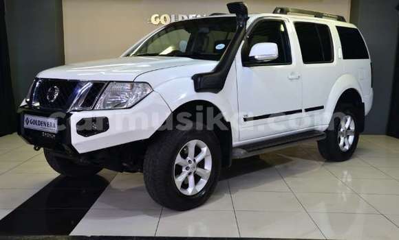 Nunua Ilio tumika Nissan Pathfinder Nyeupe Gari ndani ya Beitbridge nchini Matabeleland Kusini Nunua Ilio tumika Nissan Pathfinder Nyeupe Gari ndani ya Beitbridge nchini Matabeleland Kusini