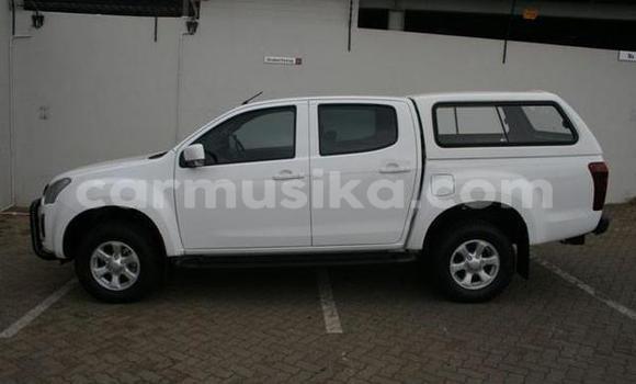 Nunua Ilio tumika Isuzu KB Nyeupe Gari ndani ya Beitbridge nchini Matabeleland Kusini Nunua Ilio tumika Isuzu KB Nyeupe Gari ndani ya Beitbridge nchini Matabeleland Kusini